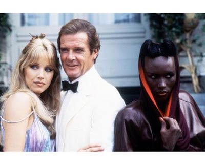 Especial Películas de James Bond: 2ª Parte: Roger Moore, el Bond Satírico... Especial Películas de James Bond: 2ª Parte: Roger Moore, el Bond Satírico...