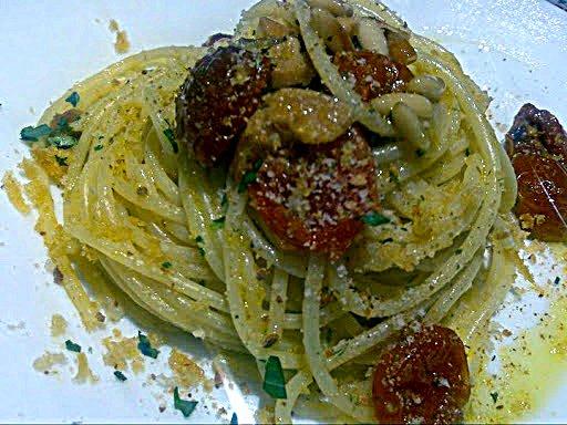 Vuestras cocinas: Espaguetis con botarga, tomatitos secos, guindilla y pan rallado aromático (Giacomo) Vuestras cocinas: Espaguetis con botarga, tomatitos secos, guindilla y pan rallado aromático (Giacomo)