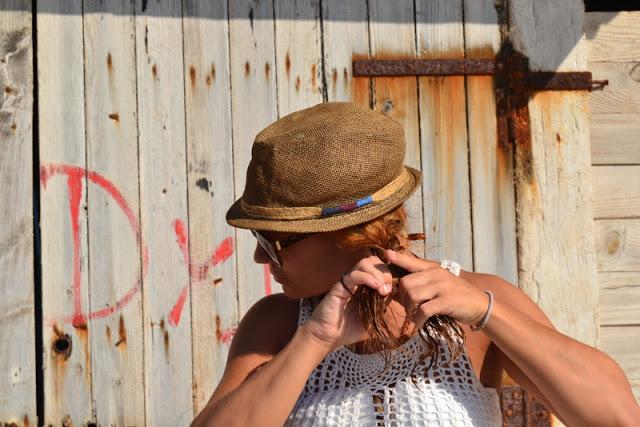 Ni un pelo de tonta. Un peinado para cada día. Ni un pelo de tonta. Un peinado para cada día.