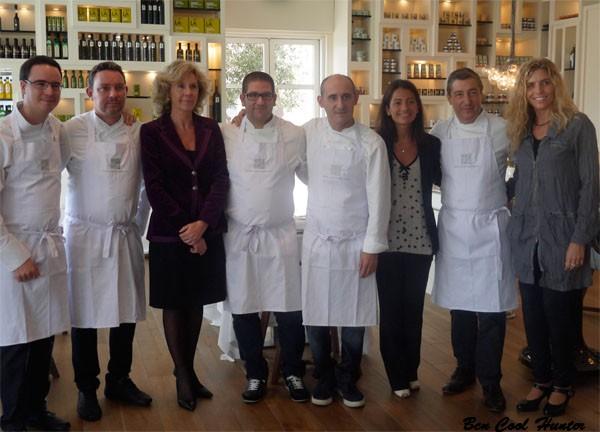 chef unicef directora hotel arts Paco Morales, Albert Adrià, Anna Folch, Dani García, Paco Pérez, Rivero Delgado, Joan Roca, y Dolors Vilamitjana en el Restaurante Enoteca del Hotel.