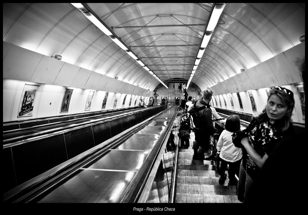 Instantáneas del metro de Praga...