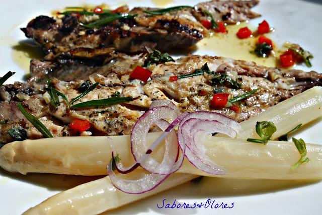 XURELO EN BRASA DE CEREZO CON VINAGRETA DE AJO Y OREGANO XURELO EN BRASA DE CEREZO CON VINAGRETA DE AJO Y OREGANO