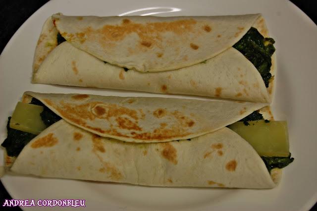 ROLLITO DE ESPINACA, PASAS Y NUECES ROLLITO DE ESPINACA, PASAS Y NUECES