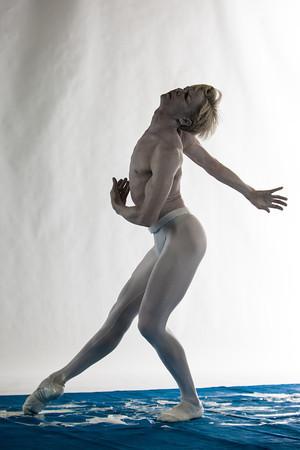 Pintando las líneas de la danza. Proyecto Tiit Helimets Pintando las líneas de la danza. Proyecto Tiit Helimets