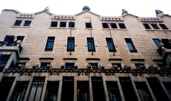 palacio guell barcelona De turismo por Barcelona: el Raval