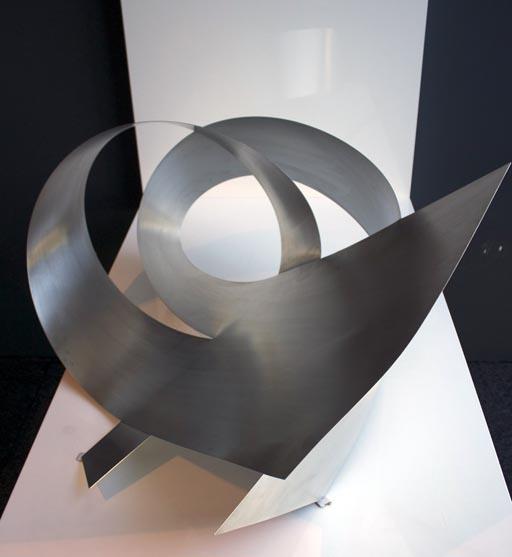 A-cero Projects Nuevo diseño A-cero In, escultura en acero pulido