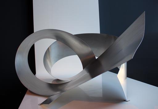 A-cero Projects Nuevo diseño A-cero In, escultura en acero pulido