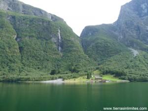 Fiordos_noruega (31) Noruega lejos de las ciudades