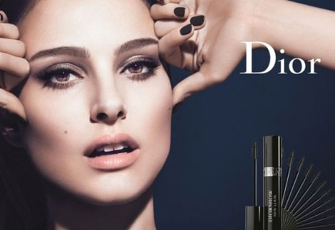 Las pestañas de Natalie Portman para Dior, denunciadas por L'Oreal