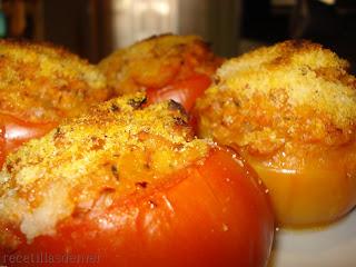 TOMATES RELLENOS DE SALCHICHA ESPECIADOS TOMATES RELLENOS DE SALCHICHA ESPECIADOS