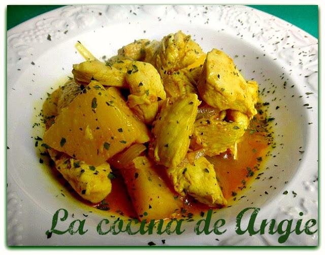 POLLO AL CURRY CON PIÑA POLLO AL CURRY CON PIÑA
