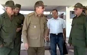 Raúl Castro supervisa en Santiago de Cuba labores de recuperación por huracán Sandy
