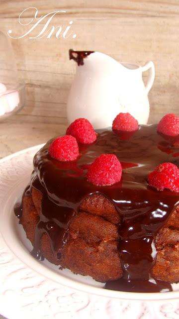 TARTA DE DULCE DE LECHE CON ICING DE CHOCOLATE. TARTA DE DULCE DE LECHE CON ICING DE CHOCOLATE.