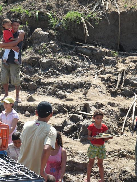 Navegando en el Amazonas: desde Pucallpa hasta Contamana Navegando en el Amazonas: desde Pucallpa hasta Contamana
