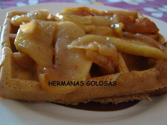GOFRES DE CANELA CON MANZANA CARAMELIZADA GOFRES DE CANELA CON MANZANA CARAMELIZADA