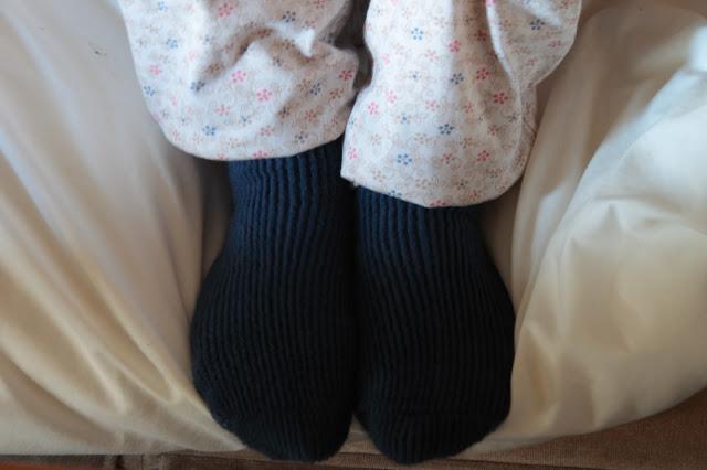 Outfit Juana pijamas, tea and books ( Punto blanco) Outfit Juana pijamas, tea and books ( Punto blanco)