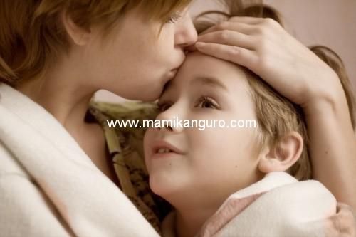 madre-consolando1 ¿Qué es la Disciplina Positiva? ¿Cómo puede ayudarme como padre?