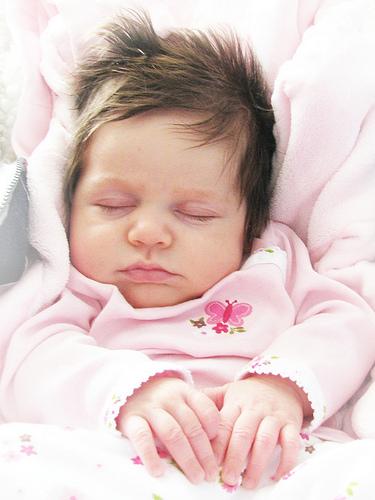 bebe-sueño Hacer dormir al bebé en el coche representa un gran impacto económico