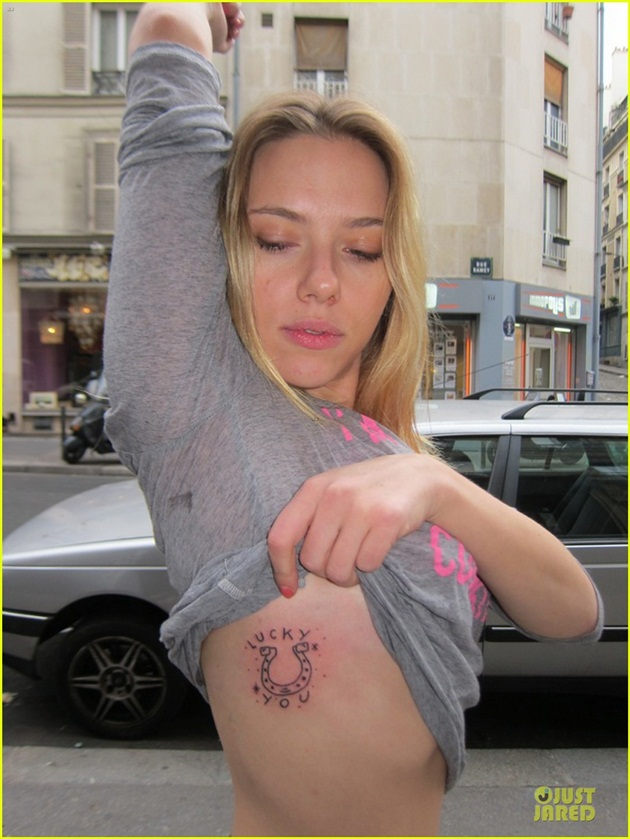 Scarlett Johansson y su nuevo tatuaje