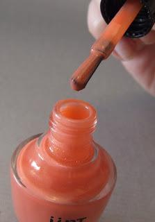 Los esmaltes de UNT – una lluvia de colores Los esmaltes de UNT – una lluvia de colores