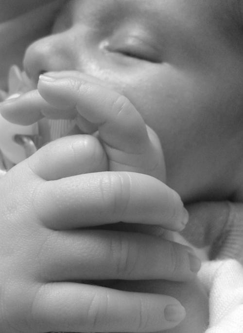 ALGO PEQUEÑO. ALGO TAN GRANDE. ALGO PEQUEÑO. ALGO TAN GRANDE.