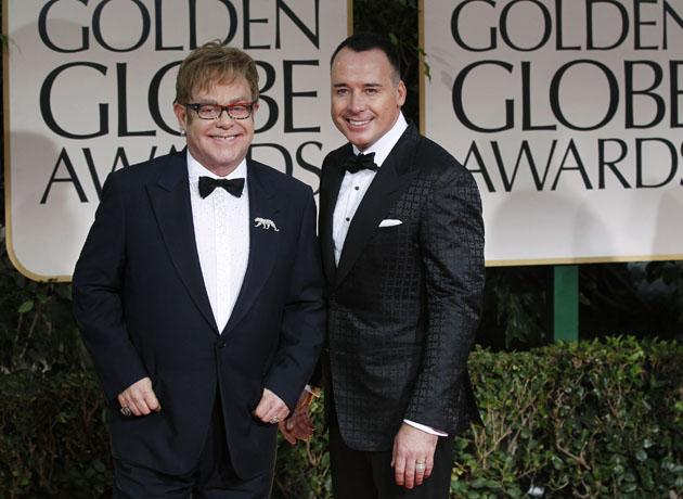 Elton John quiere ser mamá de nuevo