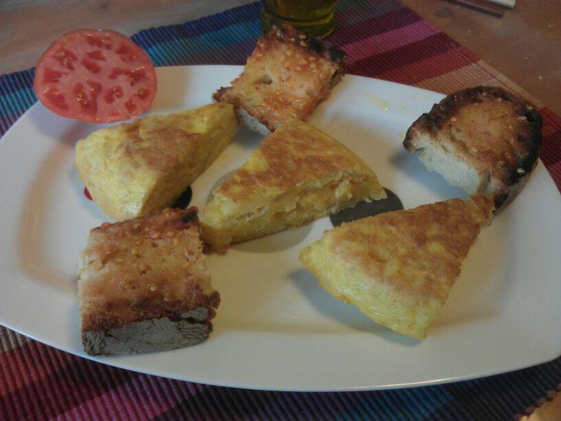 Primera receta de tortilla de patatas. La tortilla juliana Primera receta de tortilla de patatas. La tortilla juliana