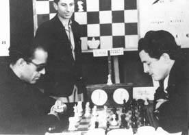 Partida de ajedrez Dr. Mena – F. J. Pérez Partida Dr. Mena – F. J. Pérez en el IV Torneo Internacional de Ajedrez de Sabadell 1945