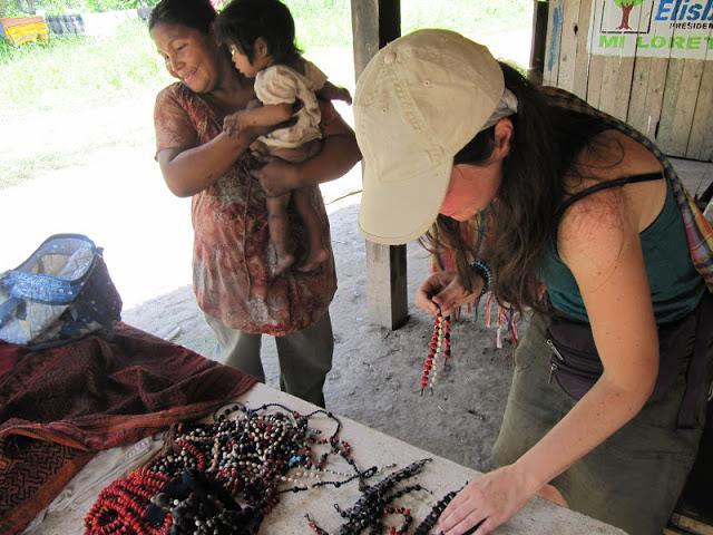 Espejo de las nubes: la laguna Tipishca en Contamana Espejo de las nubes: la laguna Tipishca en Contamana