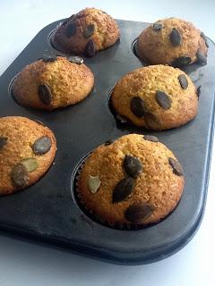 MUFFINS DE CALABAZA Y PIPAS MUFFINS DE CALABAZA Y PIPAS