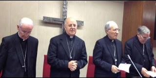 Rouco se convierte y tras explulsar a los desahuciados del templo, ahora los defiende. Rouco se convierte y tras explulsar a los desahuciados del templo, ahora los defiende.