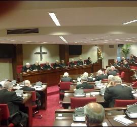 Rouco se convierte y tras explulsar a los desahuciados del templo, ahora los defiende. Rouco se convierte y tras explulsar a los desahuciados del templo, ahora los defiende.