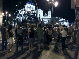 Rouco se convierte y tras explulsar a los desahuciados del templo, ahora los defiende. Rouco se convierte y tras explulsar a los desahuciados del templo, ahora los defiende.