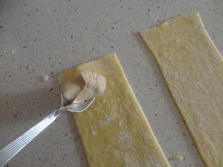 Ravioli de Foie con Salsa de Champiñones y Almendra