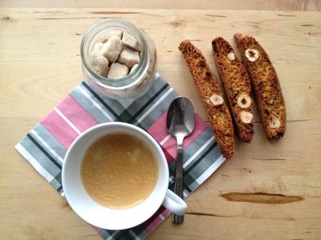 Buen finde Biscotti repostería fácil recetas rápidas para el café recetas postres frutos secos frutas desecadas chocolate recetas delikatissen recetas caseras galletas receta fácil galletas pastas secas chocolate frutos secos pastas para el té pastas para el café pastas caseras receta gastro blog dulces rápidos receta dulces con frutos secos dulces caseros baratos blog con recetas repostería biscotti con avellanas y chocolate biscotti