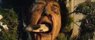 EL HOMBRE DE LOS PUÑOS DE HIERRO - HOY EN CINES EL HOMBRE DE LOS PUÑOS DE HIERRO - HOY EN CINES