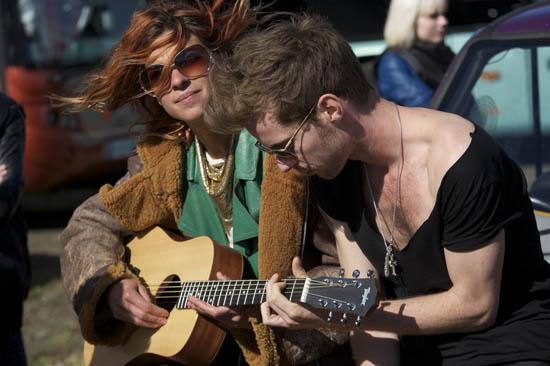 ¿Te apuntas (y te esposas) a un festival de música? ¿Te apuntas (y te esposas) a un festival de música?
