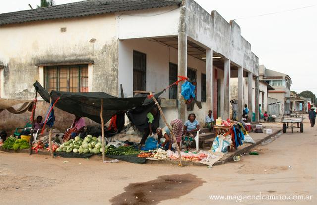 mercadoenunaesquina Un mail y Magia en el interior de una iglesia (sincretismo africano)