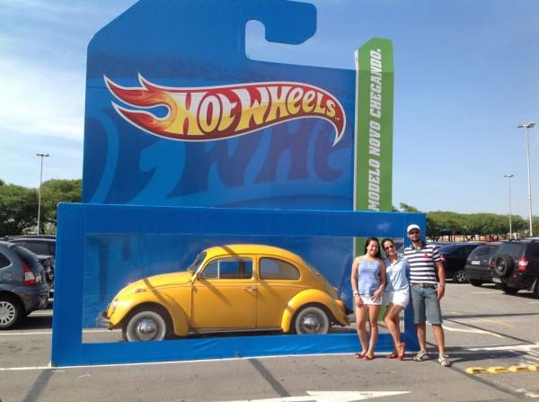 ageisobar Hot Wheels coche carro ambiente comercialización creatividad Foto 1 Sorprendente acción de Hot Wheels en el parking de un centro comercial