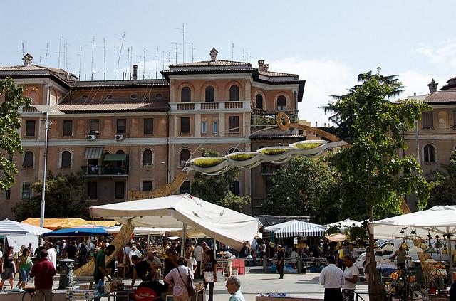 DE COMPRAS POR ROMA