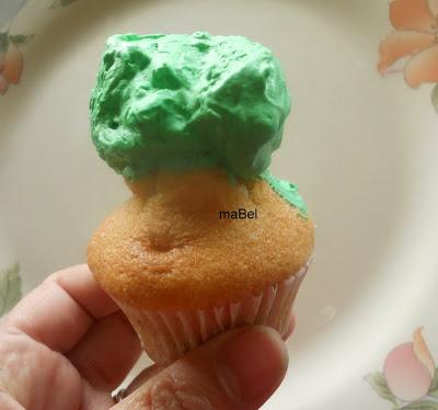 Cupcake arbolito de Navidad muy simple Cupcake arbolito de Navidad muy simple