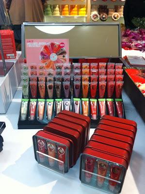 La navidad en The Body Shop, regalos con corazón. La navidad en The Body Shop, regalos con corazón.