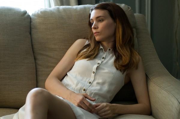 http://i1177.photobucket.com/albums/x352/Vescine/Imagenes3/side-effects-rooney-mara-600x398.jpg