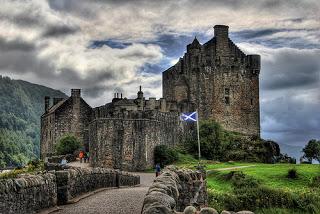 Españoles en Escocia y el fantasma de Eilean Donan