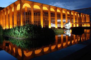 El arquitecto brasileño Oscar Niemeyer recibe el título de Ciudadano Ilustre Post Mortem de Mercosur