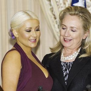 Christina Aguilera habla de cuando Hilary Clinton le observaba los pechos