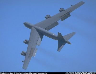 GRANDE ACCIDENTES AEREOS: TEMERIDAD A LOS MANDOS, EL DESASTROSO ENSAYO DEL B-52 DE 1994. GRANDE ACCIDENTES AEREOS: TEMERIDAD A LOS MANDOS, EL DESASTROSO ENSAYO DEL B-52 DE 1994.