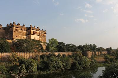UN PALACIO PARA UNA SOLA NOCHE UN PALACIO PARA UNA SOLA NOCHE