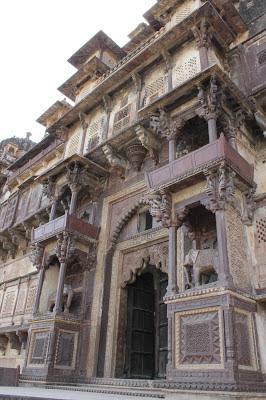 UN PALACIO PARA UNA SOLA NOCHE UN PALACIO PARA UNA SOLA NOCHE