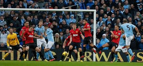 Manchester City's Zabaleta Manchester United se llevó un clásico intenso y es más puntero que nunca